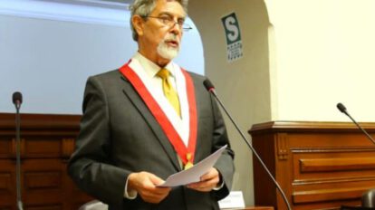 Francisco Sagasti toma las riendas del Perú tras varios días de conflicto interno