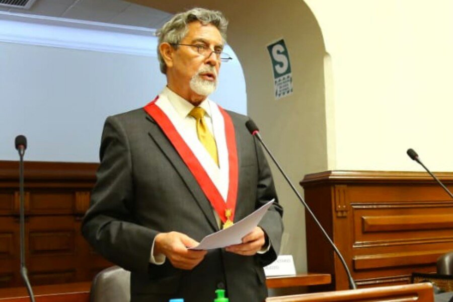 Francisco Sagasti toma las riendas del Perú tras varios días de conflicto interno