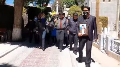 Evo Morales visita la tumba de su hermana Esther