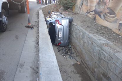 Conductor se dio a la fuga tras encunetar su vehículo en la avenida Panamericana