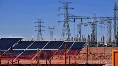 Inauguran planta solar fotovoltaica Oruro