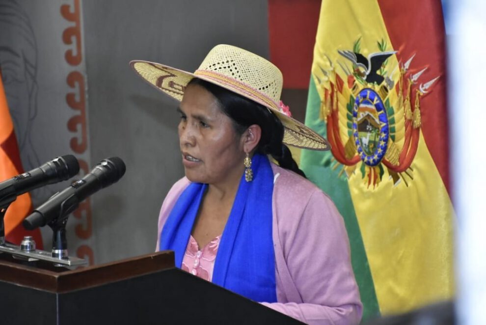 Sabina Orellana ministra de Culturas