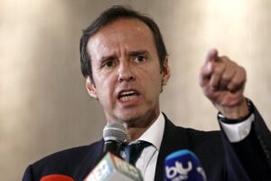 El expresidente Jorge Tuto Quiroga cuestiona a Evo Morales sobre el golpe de Estado
