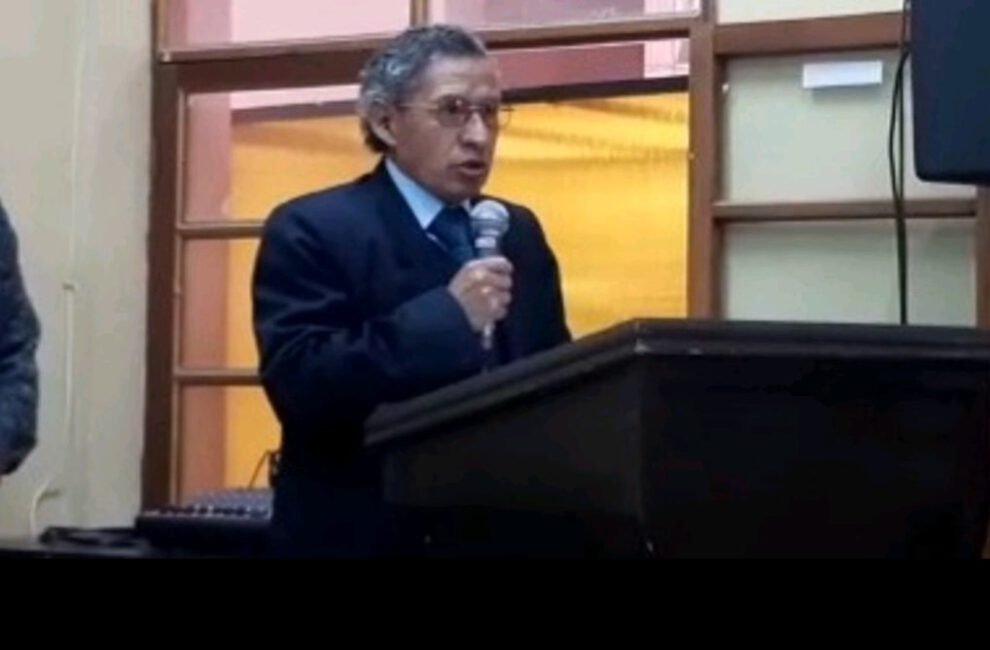 José Juan Jiménez Montaño asume como Director Departamental de Educación de Oruro