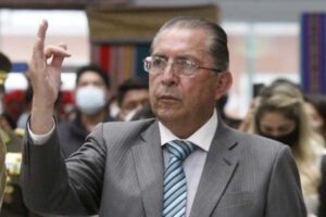 Petición de informe al Ministro de Salud sobre normalización de actividades en plena pandemia