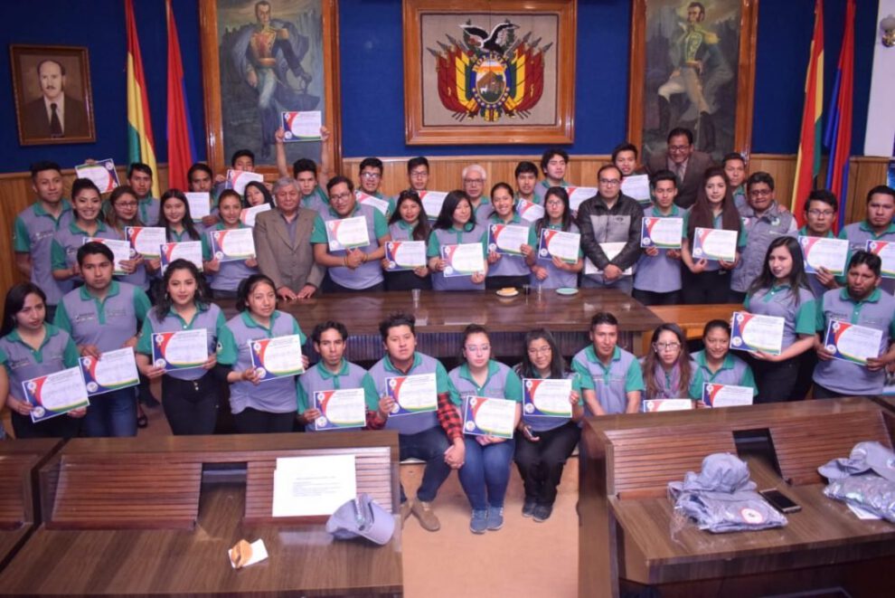 Promotores ambientales certificados por UTO