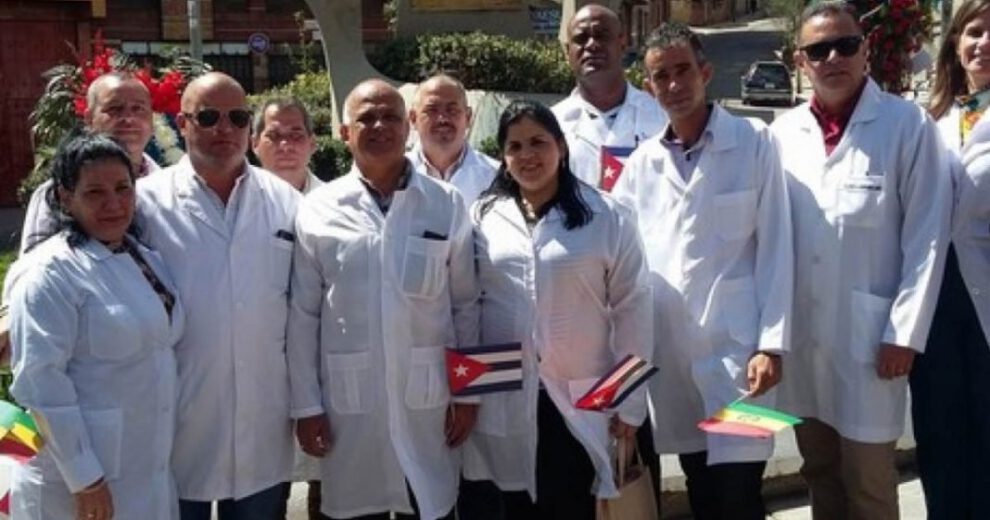 Paro general médicos cubanos en Bolivia