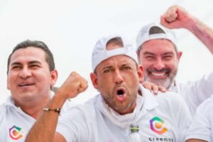 Creemos personería jurídica en Santa Cruz