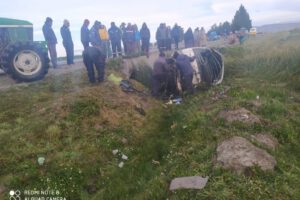 Vuelco de minibús en La Paz