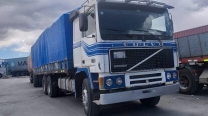 Camión comisado con mercadería no declarada