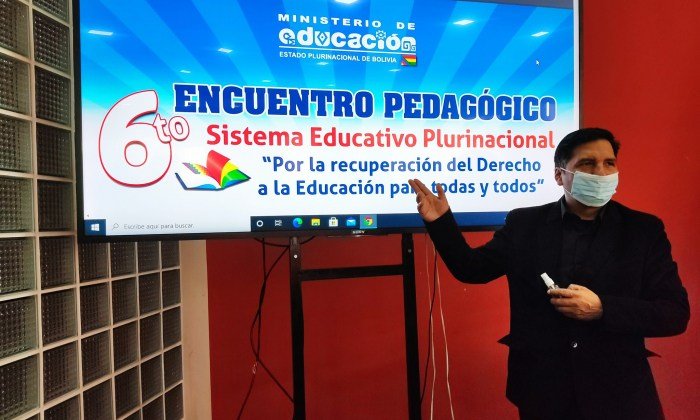 Nivelación de la gestión 2020 en educación según Adrián Quelca