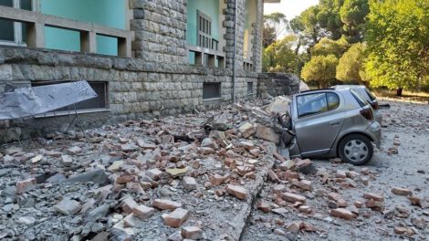 Terremoto en Albania dejó varios daños materiales