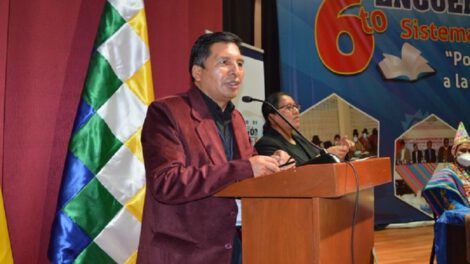 Clases presenciales 2021 con el ministro de Educación, Adrián Quelca