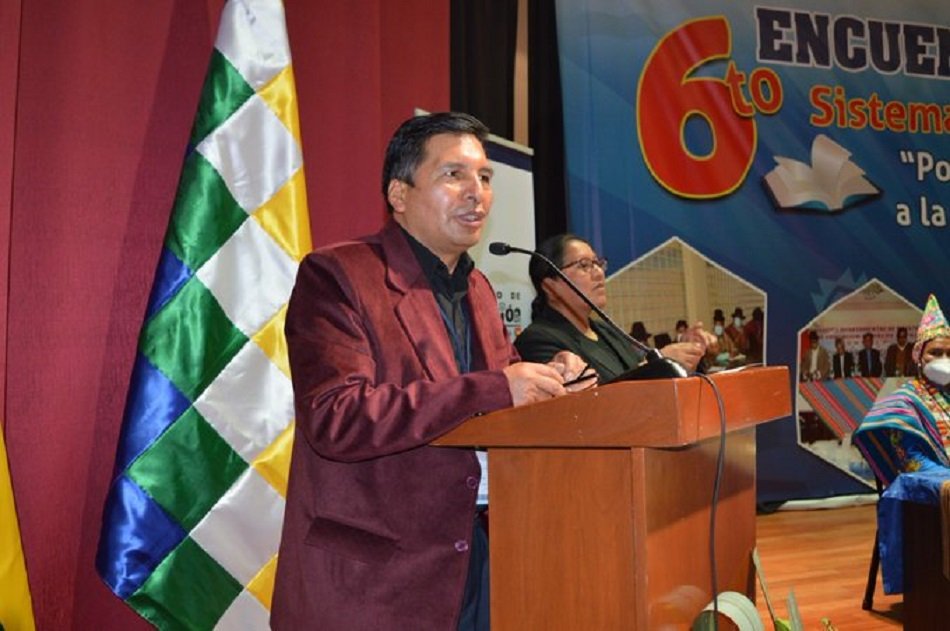 Clases presenciales 2021 con el ministro de Educación, Adrián Quelca
