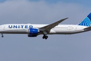 Pasajero con síntomas de Covid-19 en vuelo de Orlando a Los Ángeles