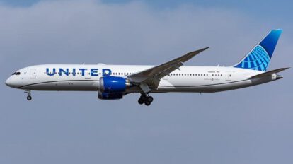 Pasajero con síntomas de Covid-19 en vuelo de Orlando a Los Ángeles