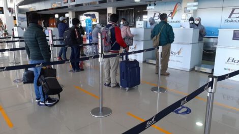 Restricción de vuelos en Bolivia por nueva cepa del coronavirus