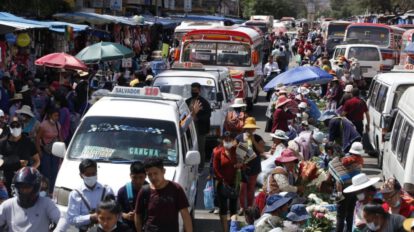 Mercados abarrotados en Cochabamba