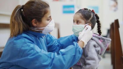 nueva cepa del Covid-19 más transmisible en jóvenes y niños
