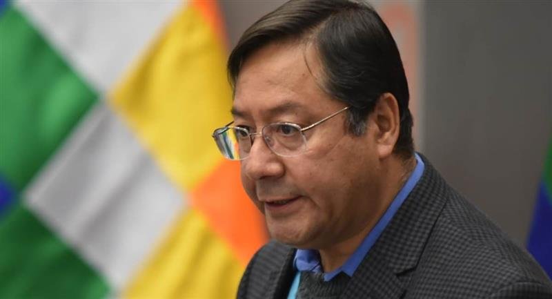 Luis Arce Catacora felicita al pueblo boliviano por Año Nuevo y gestiona la vacuna Sputnik V