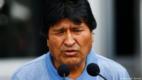 Desinformación sobre la vacuna Sputnik-V denunciada por Evo Morales