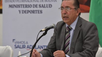 Ministro de Salud y Deportes, Édgar Pozo Valdivia, defiende la Sputnik V