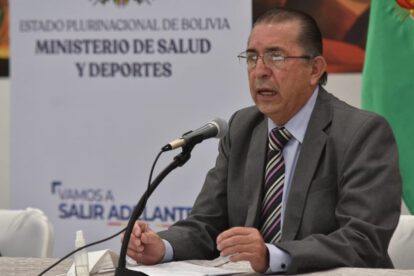 Ministro de Salud y Deportes, Édgar Pozo Valdivia, defiende la Sputnik V