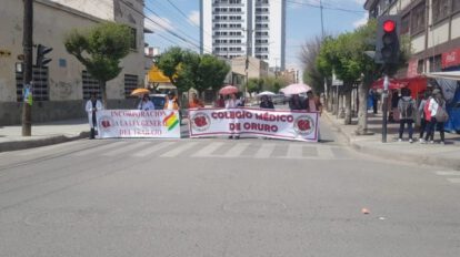 Huelga de hambre en Oruro por médicos en protesta contra la Ley 1179