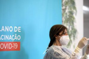 Enfermera muere tras vacuna Covid-19