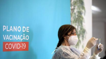 Enfermera muere tras vacuna Covid-19
