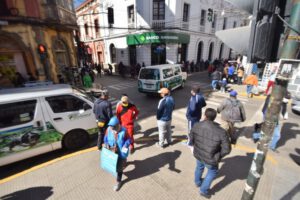 Restricción de comercio y transporte en Oruro