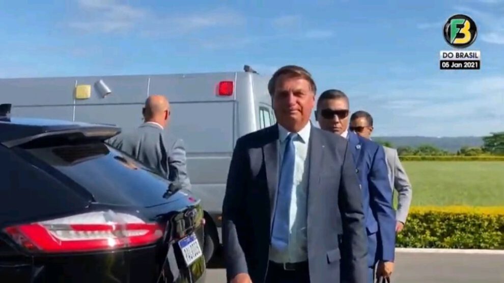 El Presidente Jair Bolsonaro afirma que Brasil está quebrado