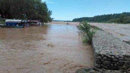 gomones ilegales en el río Bermejo