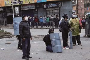 Militantes del MAS exigen fuentes de empleo