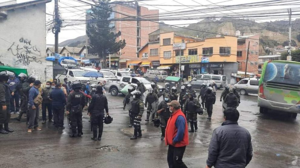 Intento de toma de instituciones por parte de militantes del MAS
