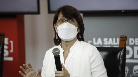 La ministra de Salud de Perú, Pilar Mazzeti en conferencia de prensa sobre la variante británica Covid-19