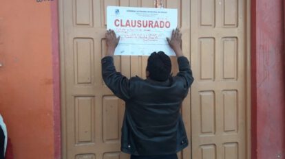 Clausuran chichería donde atendía una menor de edad