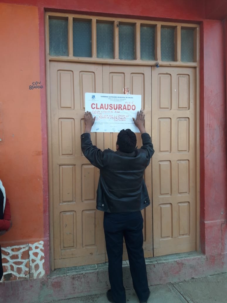 Clausuran chichería donde atendía una menor de edad