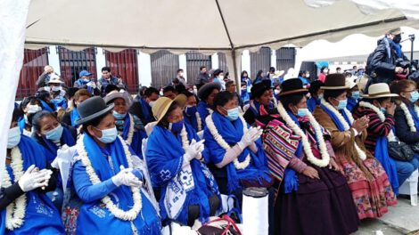 Confederación Bartolina Sisa entrega propuesta para reducir los niveles de abuso y violencia contra las mujeres