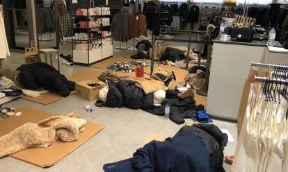 Nevada en España mantiene atrapadas a casi cien personas en un centro comercial de Madrid