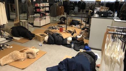 Nevada en España mantiene atrapadas a casi cien personas en un centro comercial de Madrid