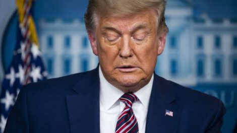 Donald Trump inspecciona el muro fronterizo con México
