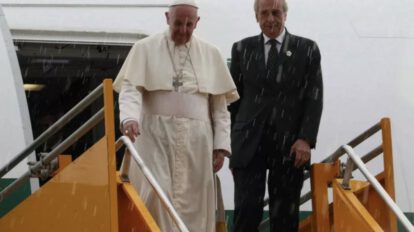 Fabrizio Soccorsi junto al Papa Francisco