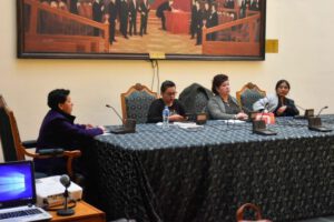 Familiares de víctimas de feminicidio en Bolivia