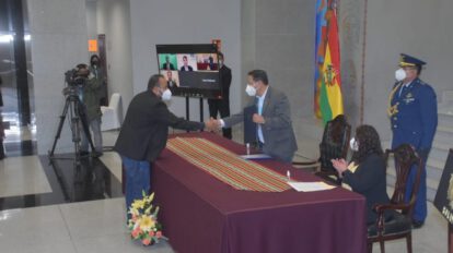 Vacunas AstraZeneca adquiridas por Bolivia
