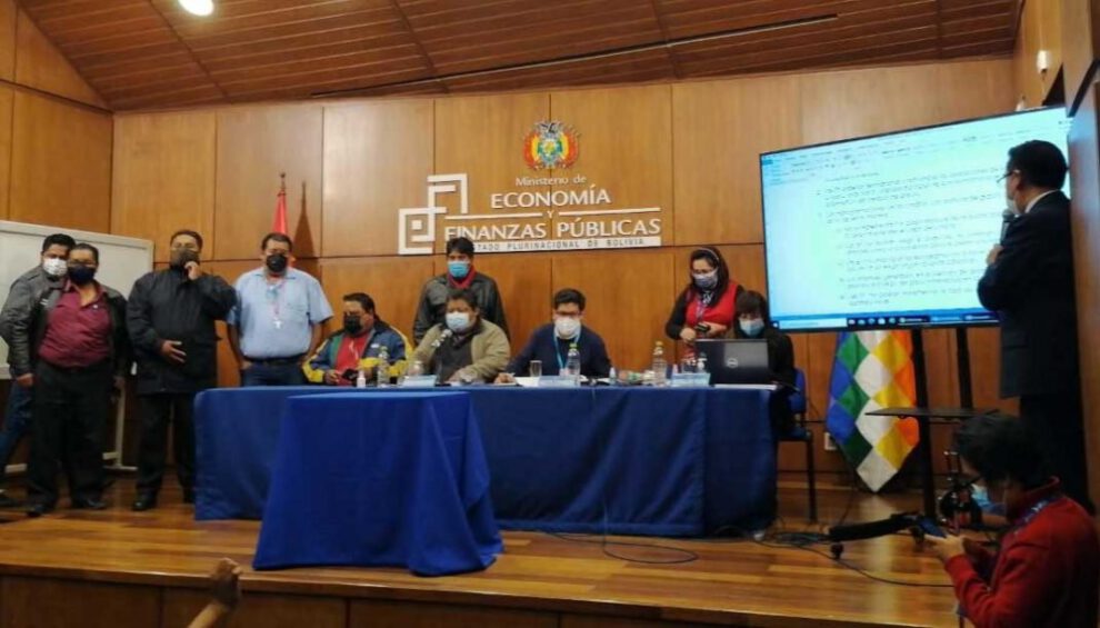Acuerdo Gobierno transportistas sobre periodo de gracia para créditos