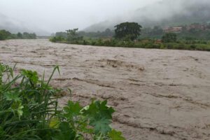 Desborde en ríos de Villa Tunari