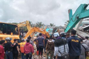 Terremoto en Indonesia deja decenas de muertos y cientos de heridos