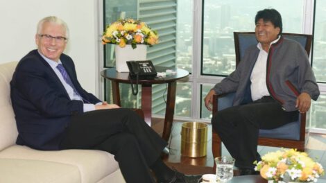 Evo Morales y Baltasar Garzón se reunieron en la Casa Grande del Pueblo