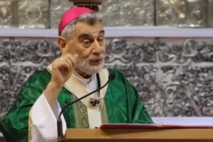 Monseñor Gualberti interpela a candidatos sobre el poder y la vida